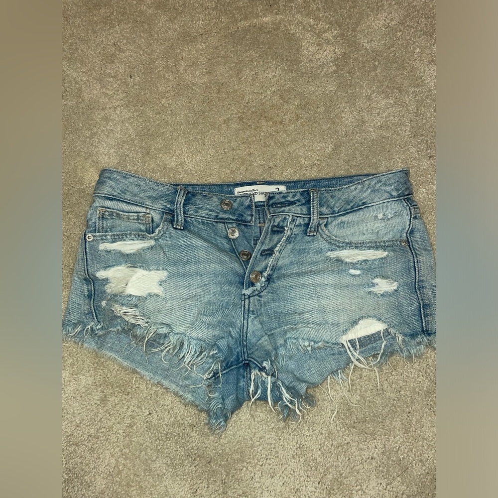 Abercrombie & Fitch denim boyfriend shorts, low rise, size 2 (26)